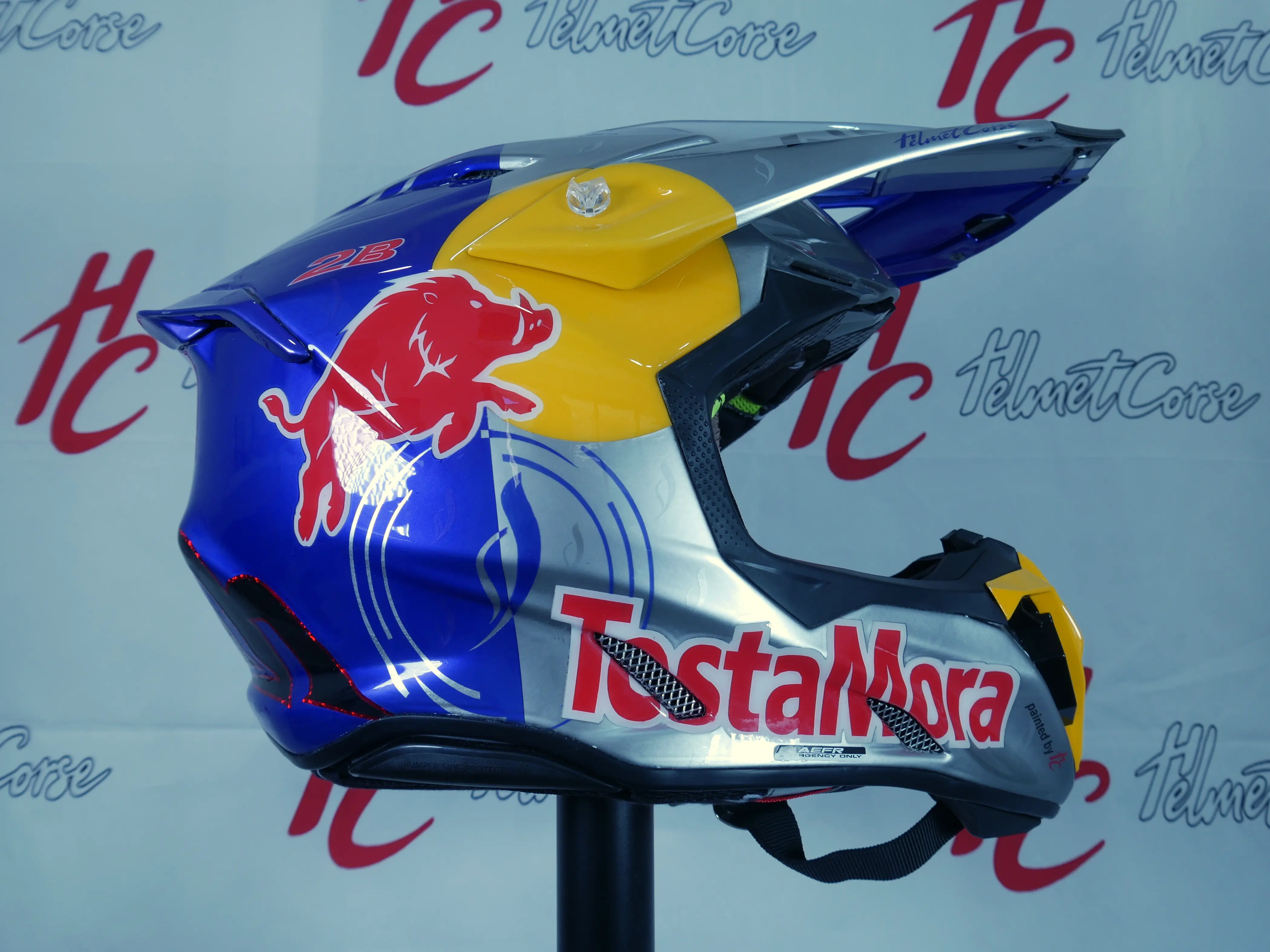 Casque Red Bull Nustrale Testa Mora en situation